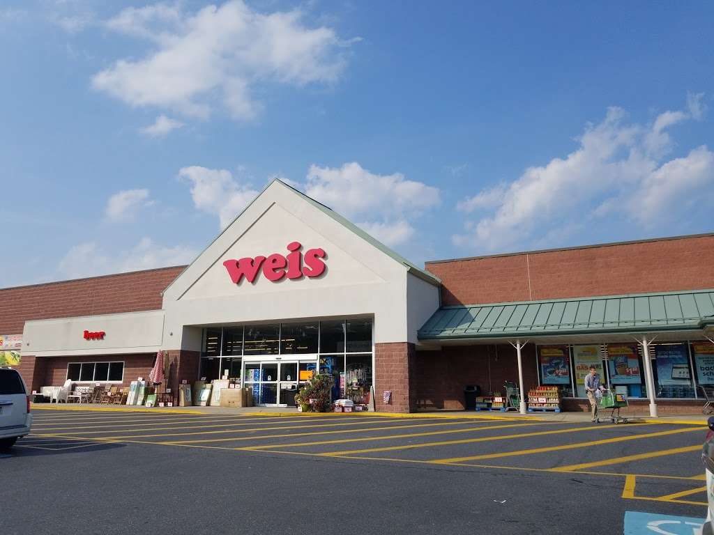 Weis Markets | 61 Kings Plz, Oley, PA 19547, USA | Phone: (610) 987-3101