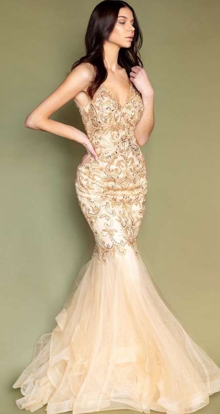 DIVINE SHOES LLC & Gown Dresses | 7611 W Thomas Rd #F008, Phoenix, AZ 85033, USA | Phone: (623) 846-3808