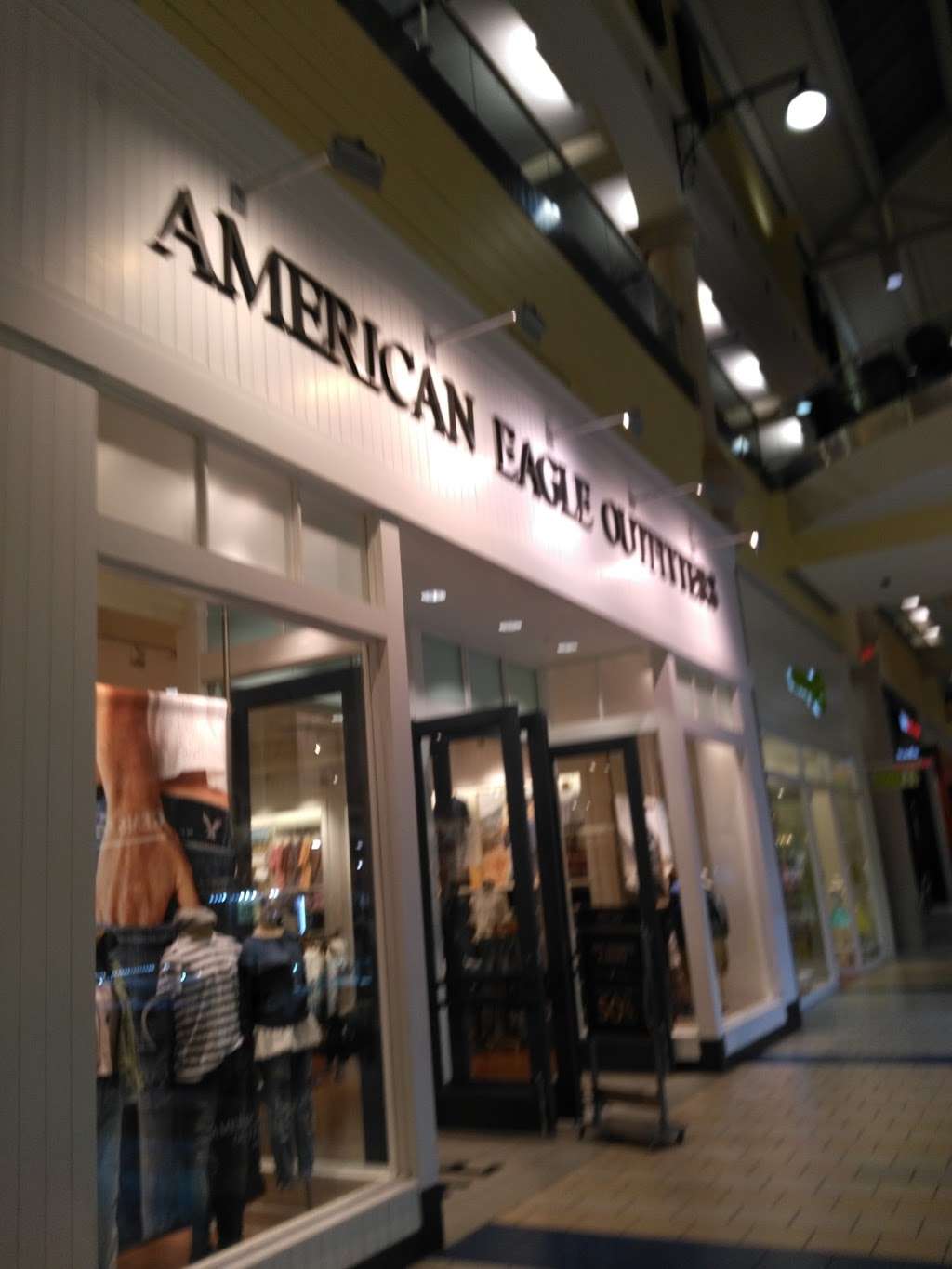 American Eagle Outfitters | 3301 E Main St Suite 1379, Ventura, CA 93003 | Phone: (805) 658-2385