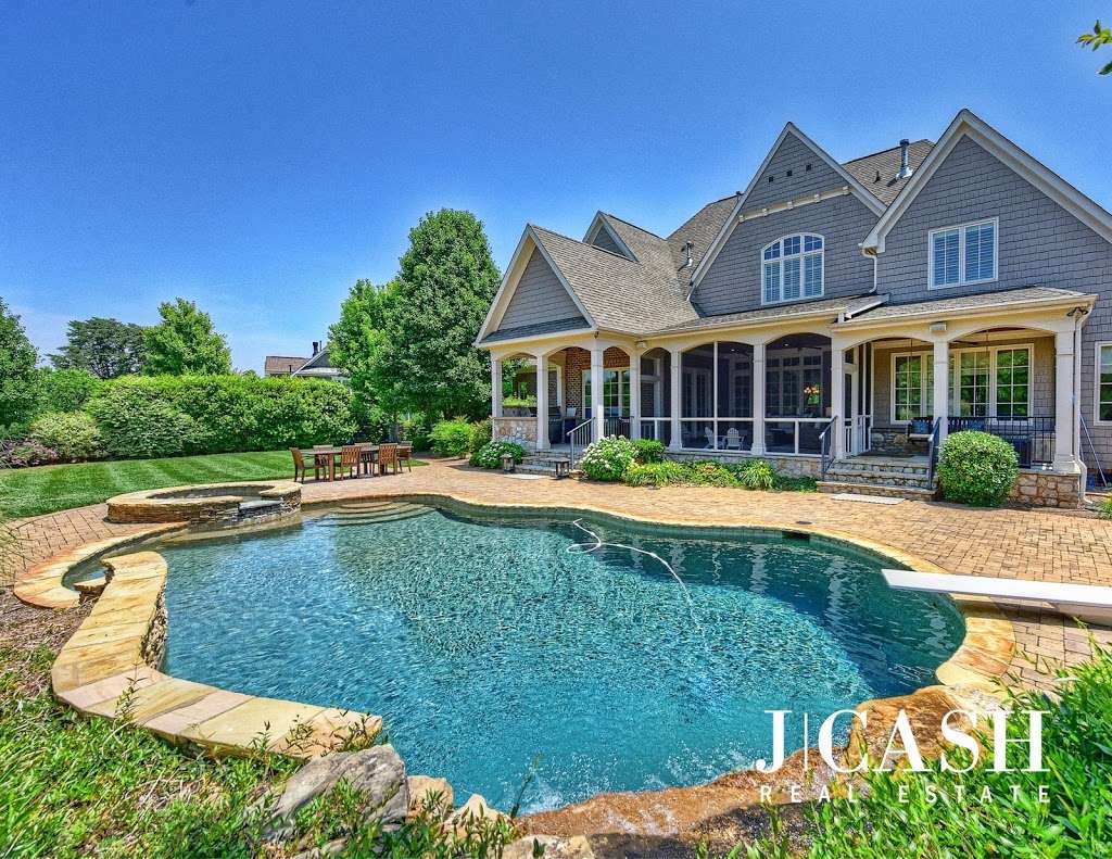 J.Cash Real Estate | The Hatler House on The Point 109, Chuckwood Rd Suite 109, Mooresville, NC 28117, USA | Phone: (704) 778-3358