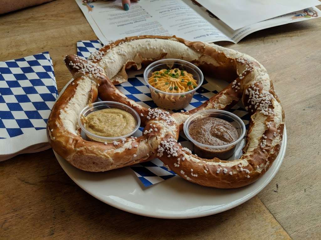 Hofbrauhaus Las Vegas | 4510 Paradise Rd, Las Vegas, NV 89169, USA | Phone: (702) 853-2337