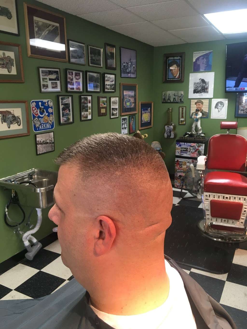 Wolfman Jays barber shop & shave parlor | 235 Main St, Highland Falls, NY 10928, USA | Phone: (845) 859-4333