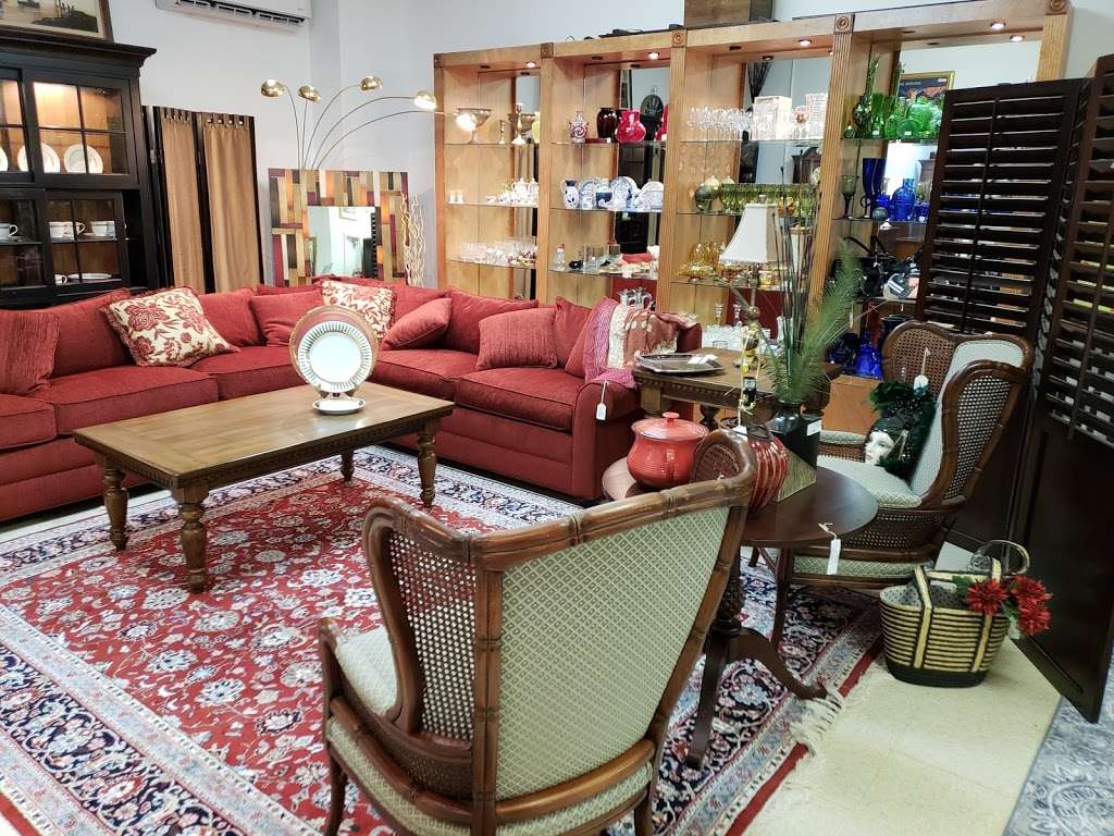 Amherst Furniture & Consignment | 2 Pauls Way, Amherst, NH 03031, USA | Phone: (603) 913-9748