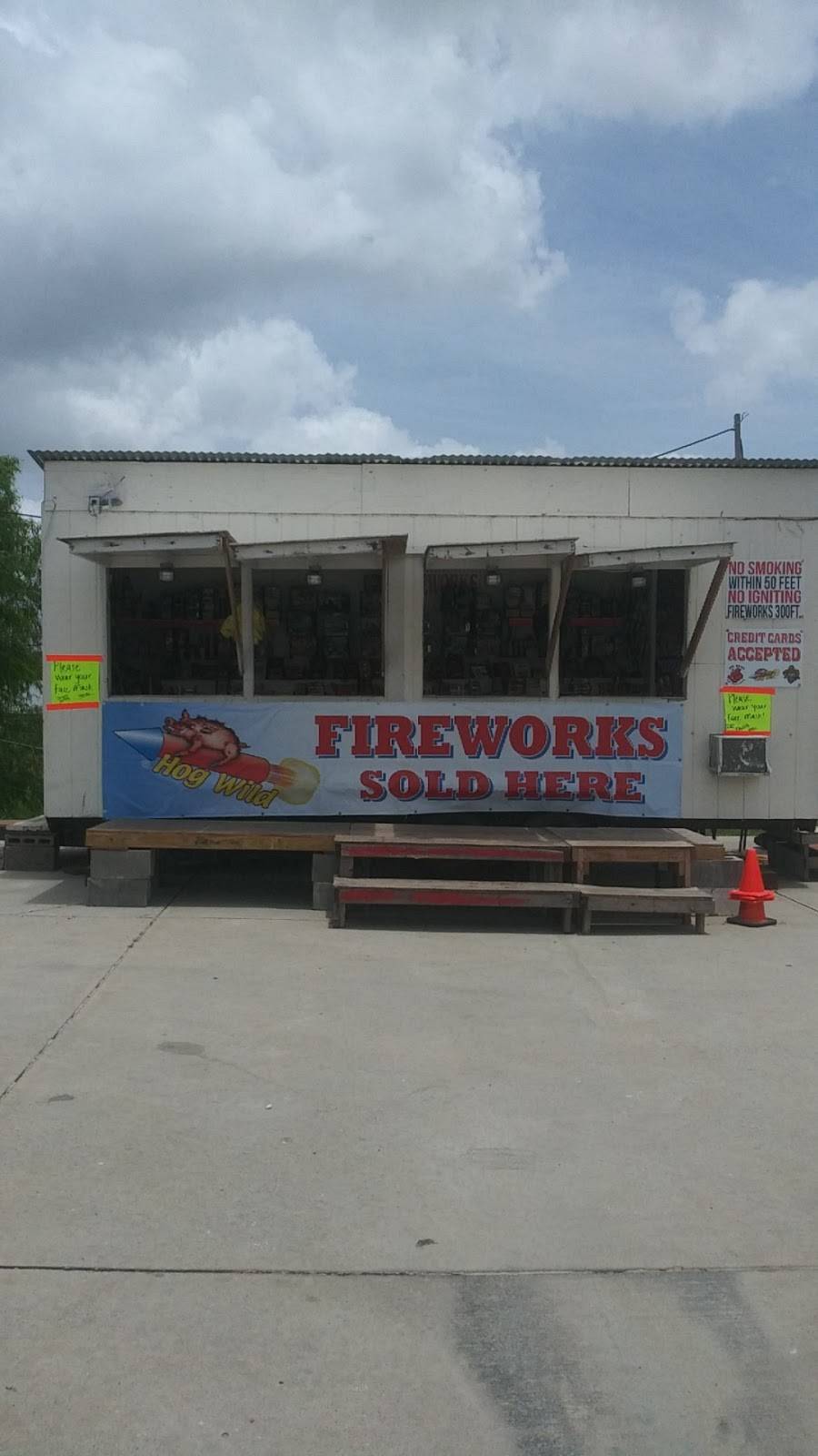 K&M fireworks | 13320 Beaumont Hwy, Houston, TX 77049, USA | Phone: (281) 406-7475