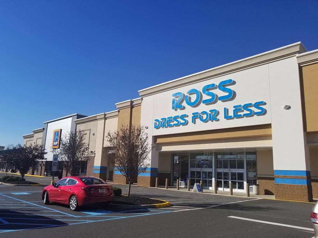 Ross Dress for Less | 400 Commons Dr, Chicago Ridge, IL 60415, USA | Phone: (708) 424-0132