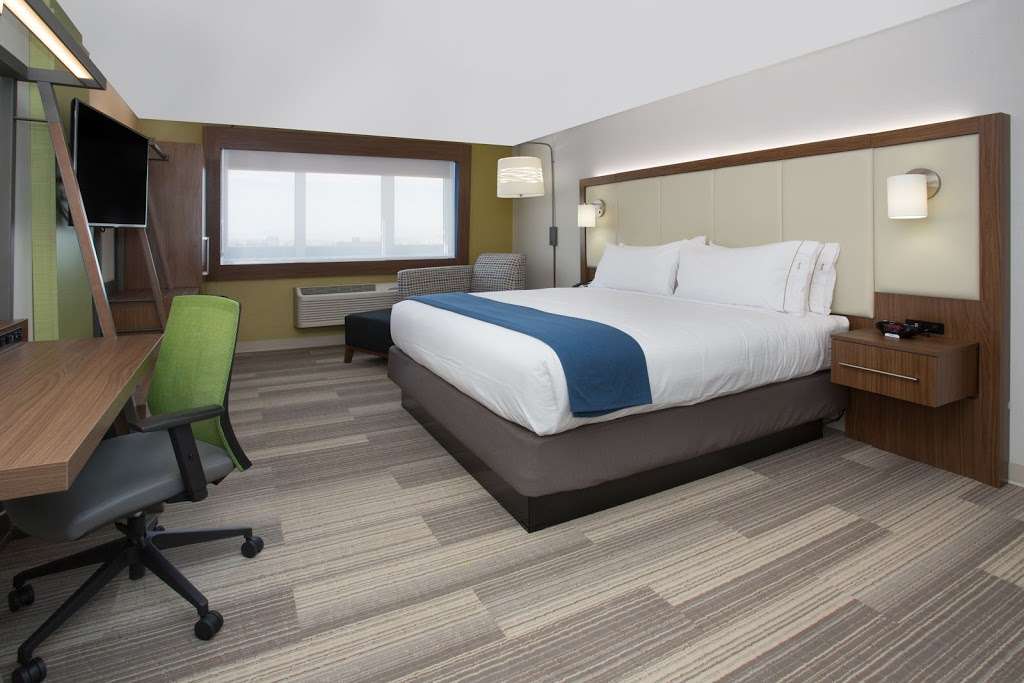 Holiday Inn Express & Suites Hammond | 2918 Carlson Dr, Hammond, IN 46323, USA | Phone: (219) 844-5077