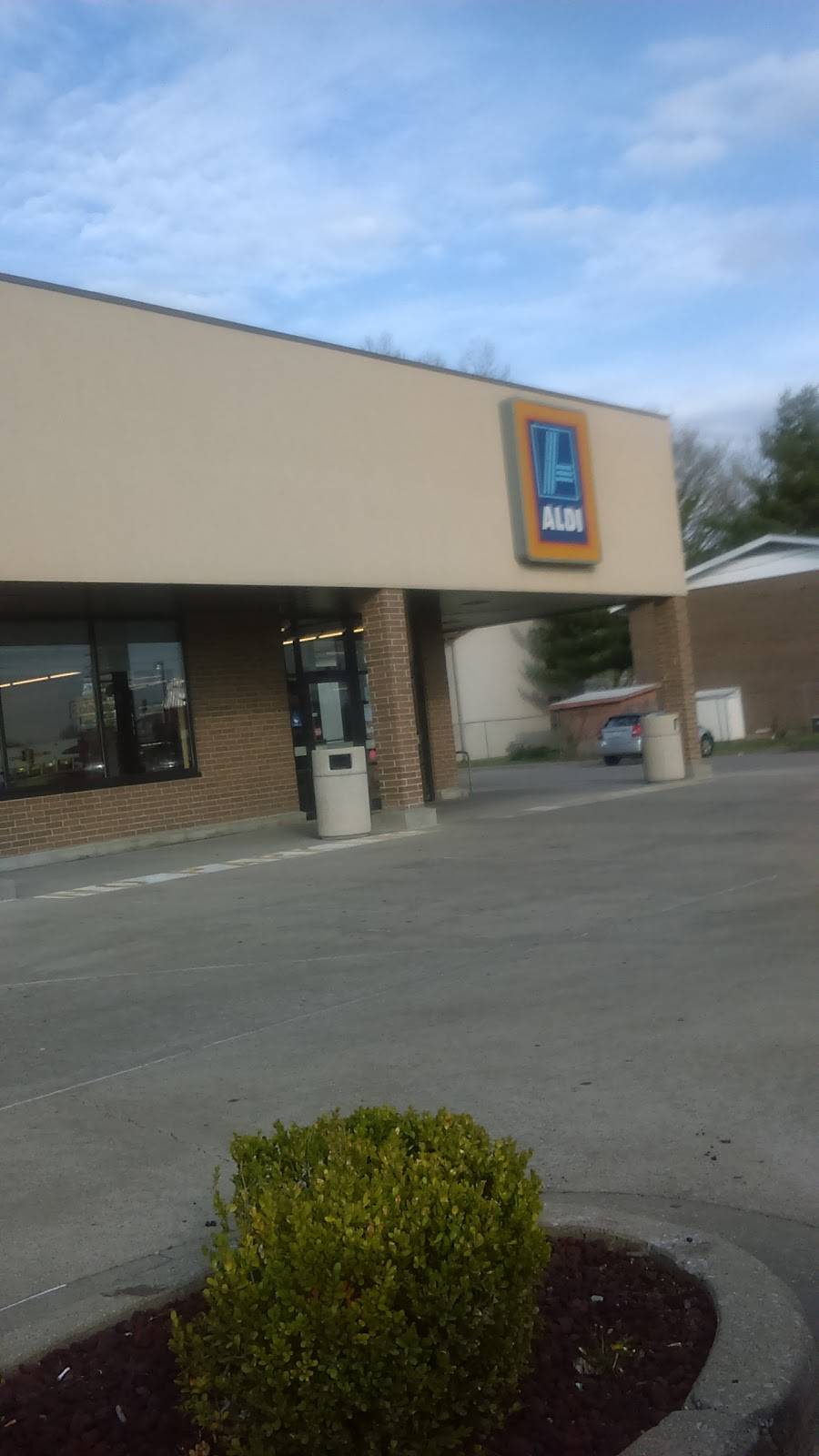 ALDI | 1233 Camp Jackson Rd, Cahokia, IL 62206, USA | Phone: (855) 955-2534