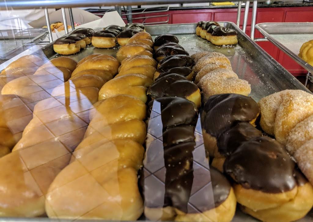 Clovis Donuts | 1835 Ashlan Ave, Clovis, CA 93611, USA | Phone: (559) 292-5555