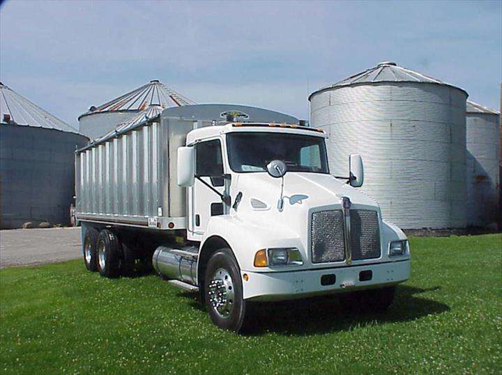 Newark Truck & Tractor | 4295 US-6, Morris, IL 60450, USA | Phone: (815) 942-5101