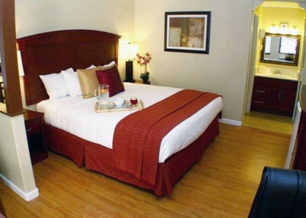 Quality Inn & Suites Santa Cruz Mountains | 9733 Hwy 9, Ben Lomond, CA 95005, USA | Phone: (831) 336-2292