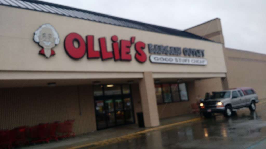 Ollies Bargain Outlet | 1634 S Scatterfield Rd, Anderson, IN 46016, USA | Phone: (765) 641-2649