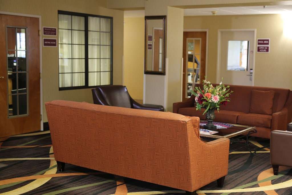 AmericInn by Wyndham, Denver Airport | 7010 Tower Rd, Denver, CO 80249 | Phone: (303) 373-5900