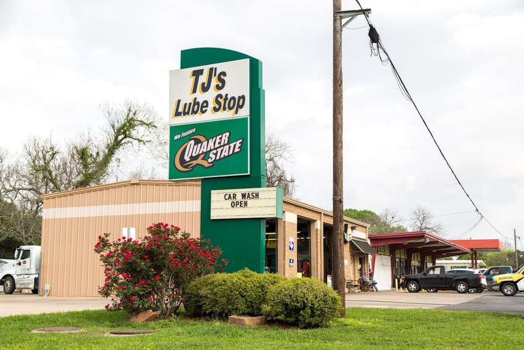 TJs Lube Stop | 700 Brazosport Blvd N, Clute, TX 77531, USA | Phone: (979) 265-9669