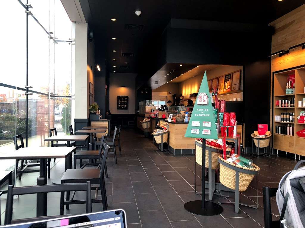 Starbucks | 512 Commack Rd, Deer Park, NY 11729, USA | Phone: (631) 459-3750