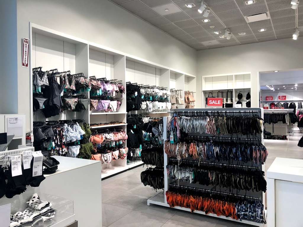 H&M | 11401 NW 12th St, Miami, FL 33172, USA | Phone: (855) 466-7467
