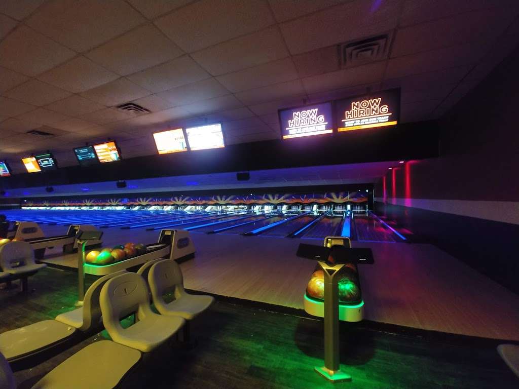 AMF Diamond Lanes | 267 N Forest Blvd, Houston, TX 77090, USA | Phone: (281) 440-9166