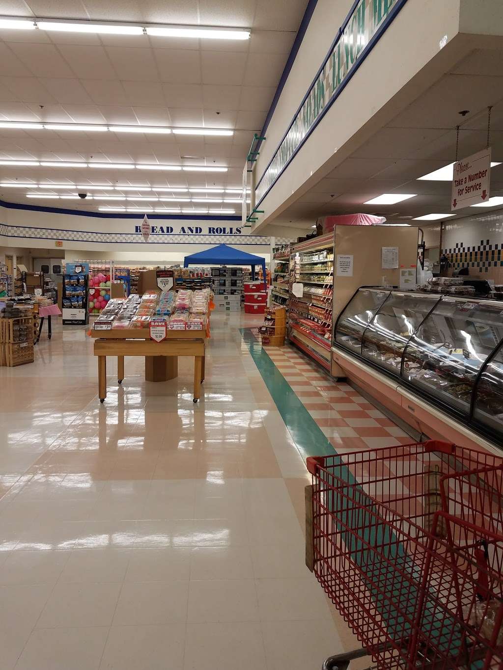 Redners Warehouse Markets | 2000 N Township Blvd, Pittston, PA 18640, USA | Phone: (570) 603-9803