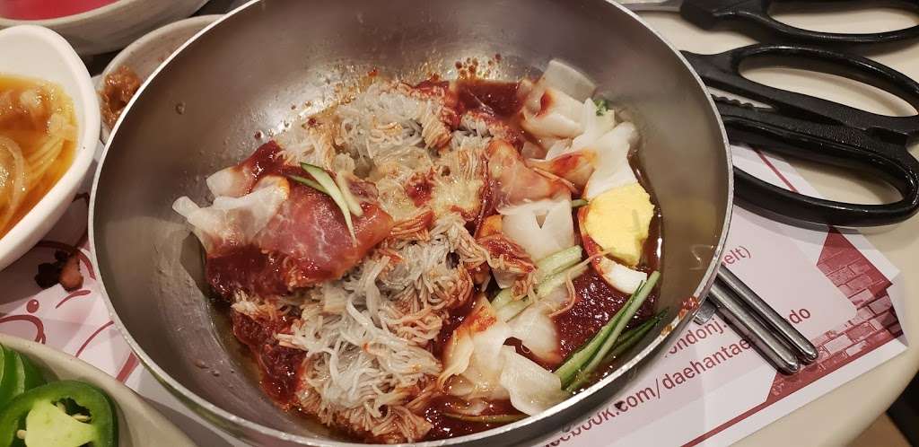 Dae Ji Ssonday 돼지쏜데이 | 321 Broad Ave, Ridgefield, NJ 07657, USA | Phone: (201) 313-2450