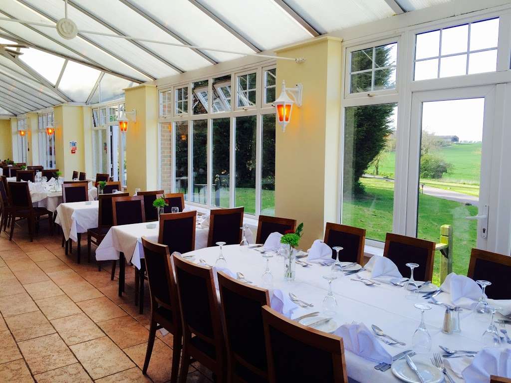 Top Meadow Hotel | Fen Ln, North Ockendon, Upminster RM14 3PR, UK | Phone: 01708 852239