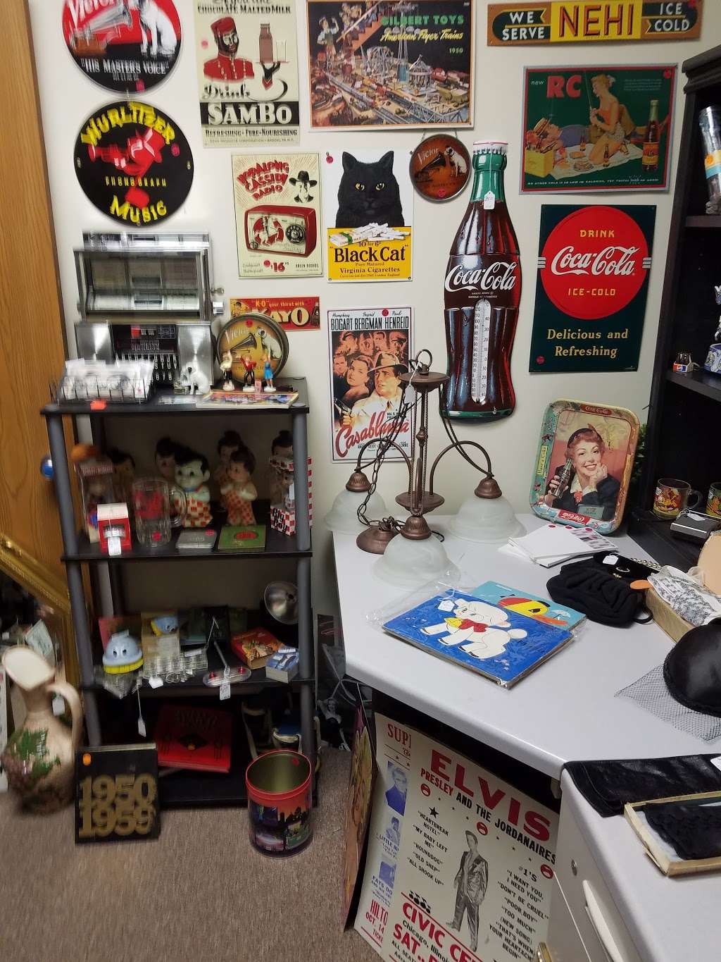 Treasure Hunt Resale Shop | 928 S Court St Ste. B, Crown Point, IN 46307, USA | Phone: (219) 290-5761