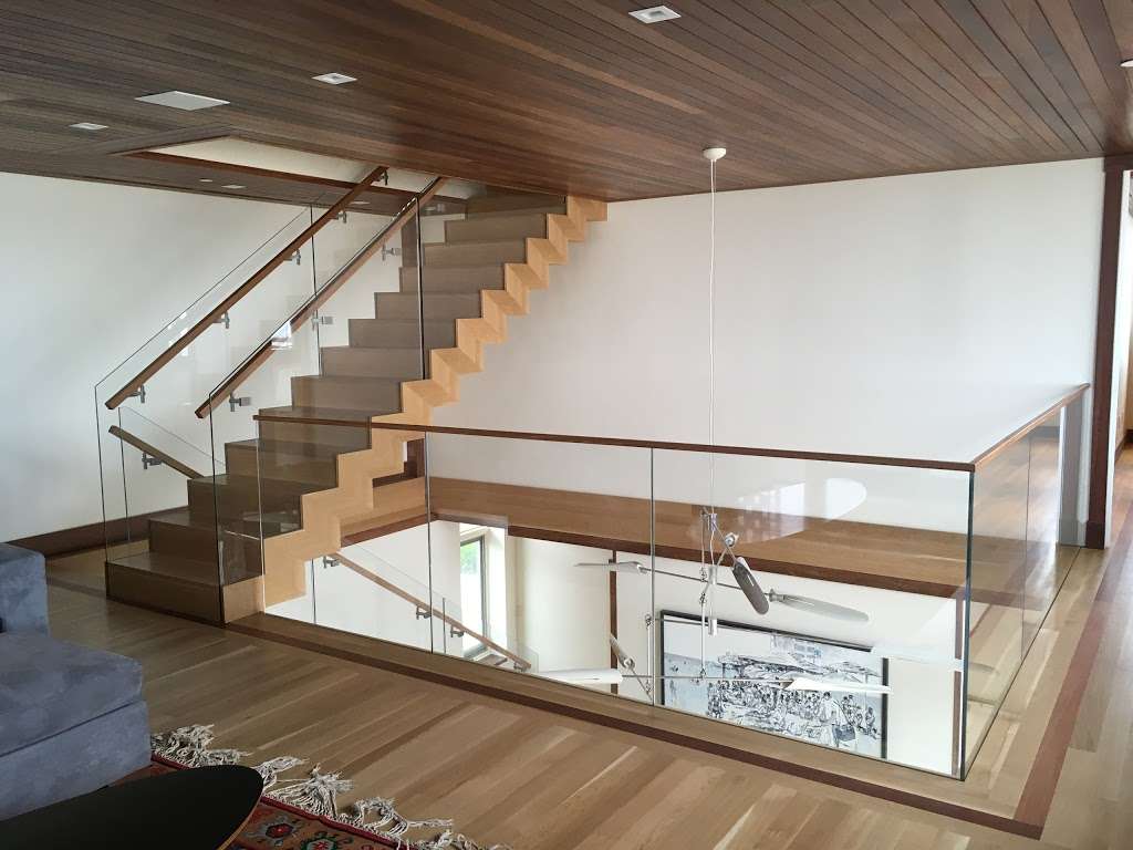 DKP Wood Railings Stairs.Inc | 1971 Union Blvd, Bay Shore, NY 11706 | Phone: (631) 665-8656