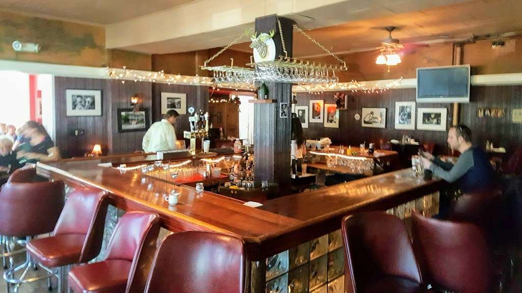 Deer Head Inn | 5 Main St, Delaware Water Gap, PA 18327, USA | Phone: (570) 424-2000