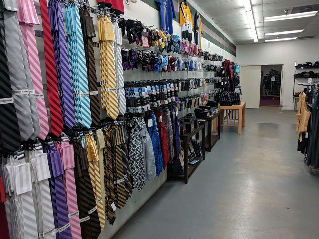 SuitMart - North Freeway | 11120 North Fwy, Houston, TX 77037 | Phone: (281) 931-3684