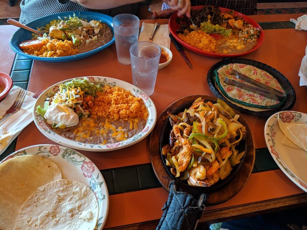 La Isla Bonita Mexican Restaurant | 302 NE 122nd Ave, Portland, OR 97230 | Phone: (503) 252-3460