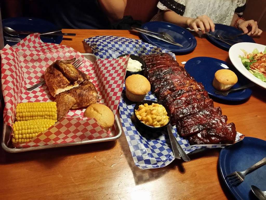 Famous Daves Bar-B-Que | 61 Curtner Ave, San Jose, CA 95125, USA | Phone: (408) 292-7444