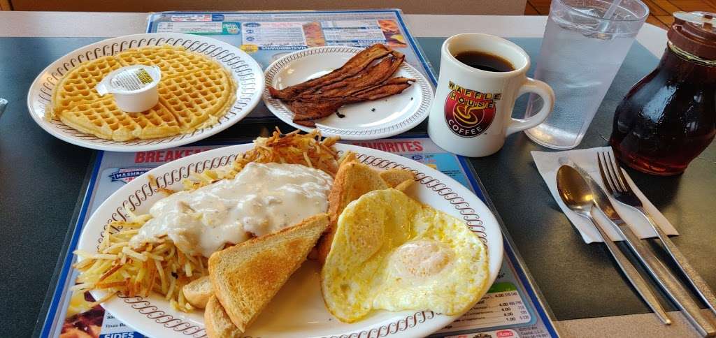 Waffle House | 1784 N Riley Hwy, Shelbyville, IN 46176, USA | Phone: (317) 398-2811