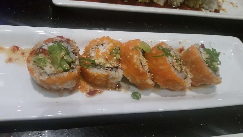 Sushi California | 26921 Sierra Hwy, Newhall, CA 91321, USA | Phone: (661) 251-3700