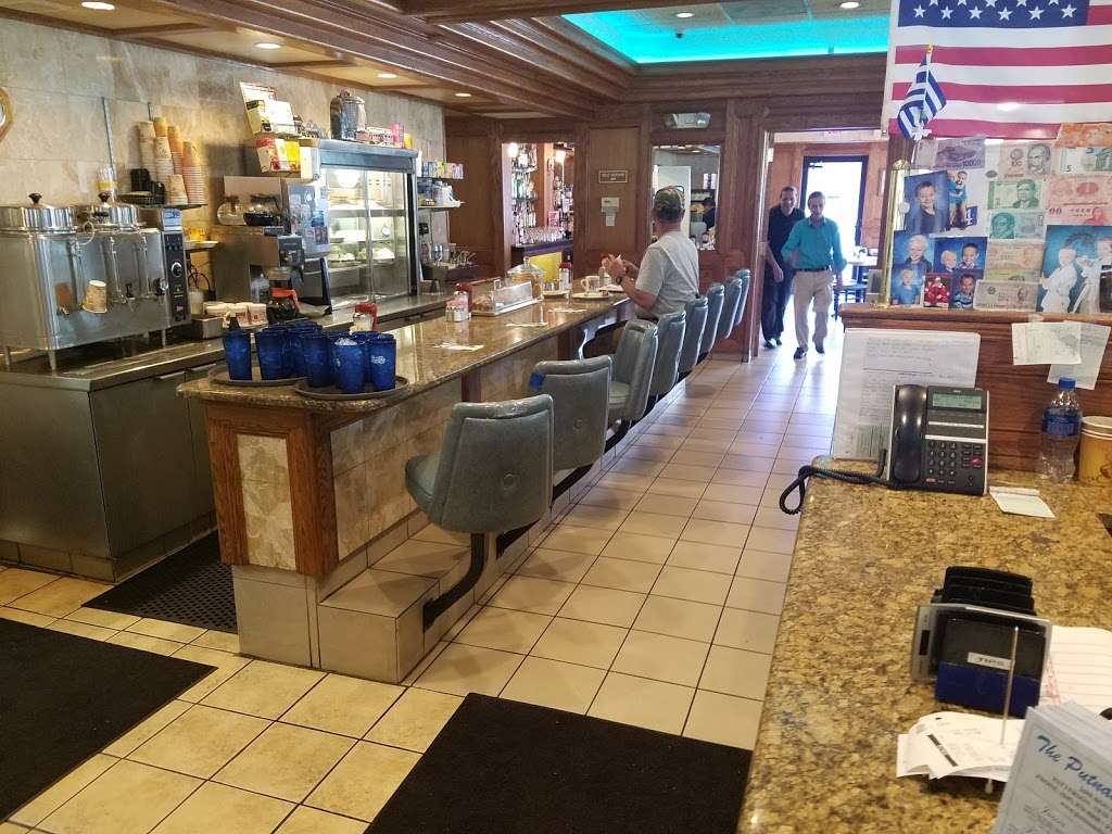 Putnam Diner and Restaurant | 2600 NY-22, Patterson, NY 12563, USA | Phone: (845) 878-8000