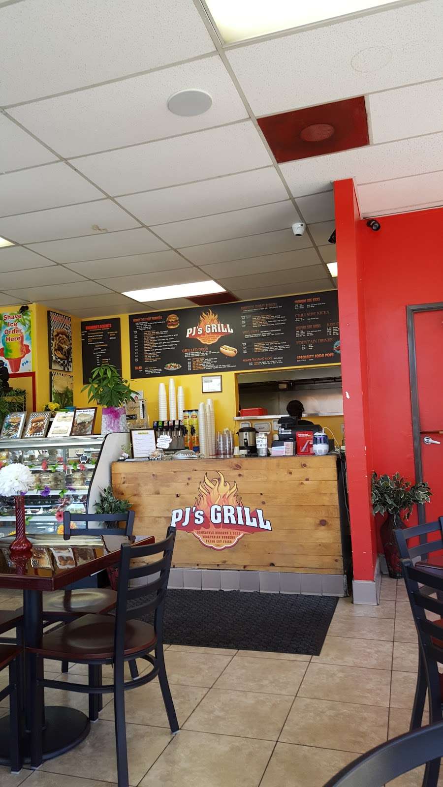 PJs Grill - Homestyle Burgers, Dogs & Vegetarian | 675 E University Dr, Carson, CA 90746 | Phone: (310) 851-4977