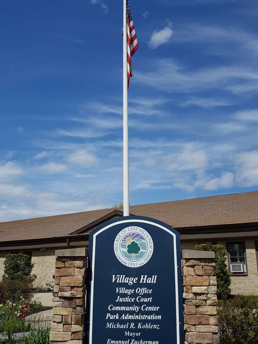 East Hills Village hall | 108-114 Harbor Hill Rd, Roslyn Heights, NY 11577, USA | Phone: (516) 621-5600