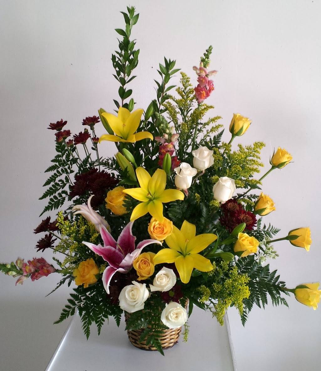 Artistic East Orlando Florist | 9906 E Colonial Dr, Orlando, FL 32817, USA | Phone: (407) 275-5633