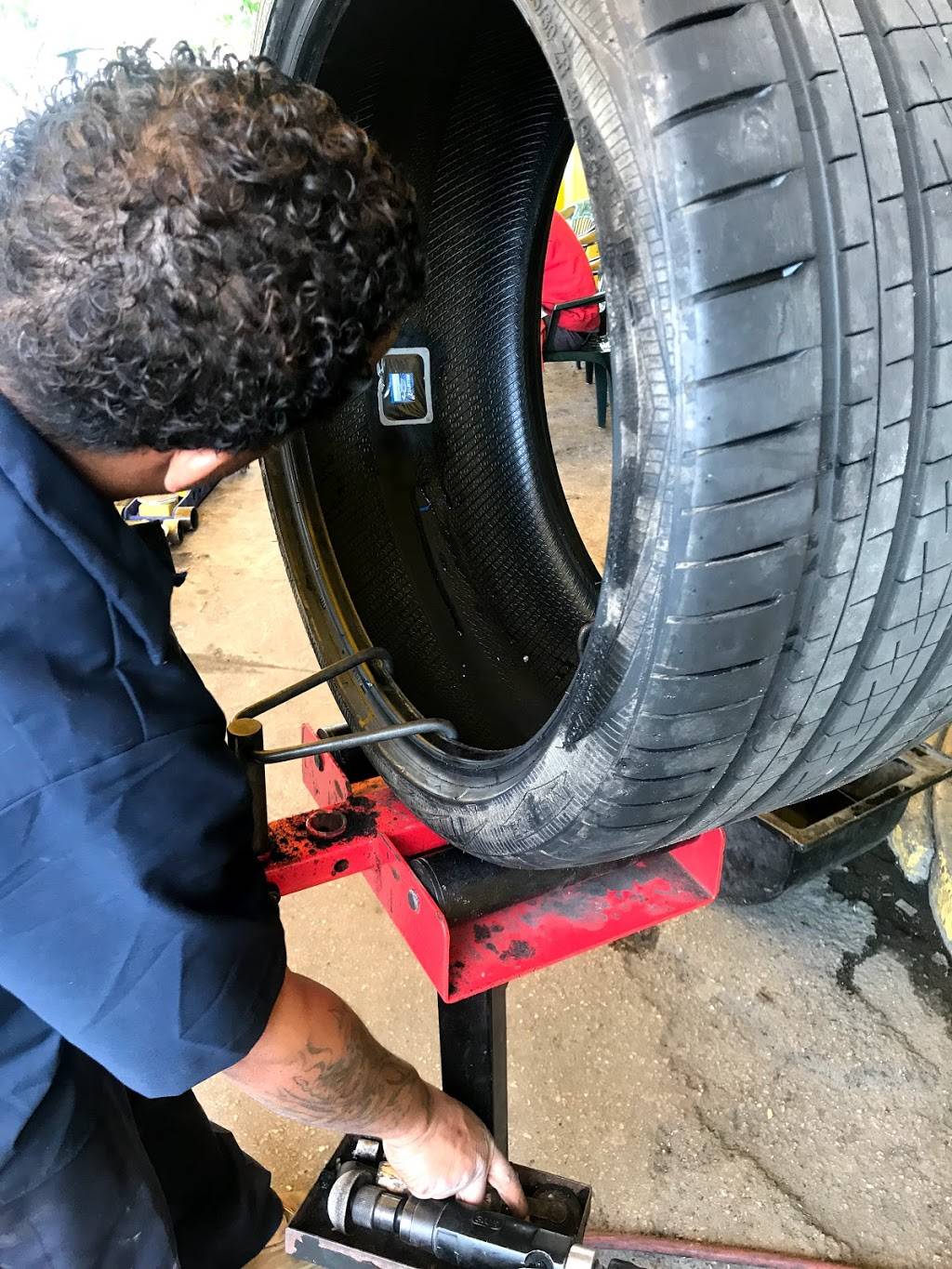 GMW Tire 4 Less And General Mechanic | 14401 W Dixie Hwy, Miami, FL 33161, USA | Phone: (305) 945-8172