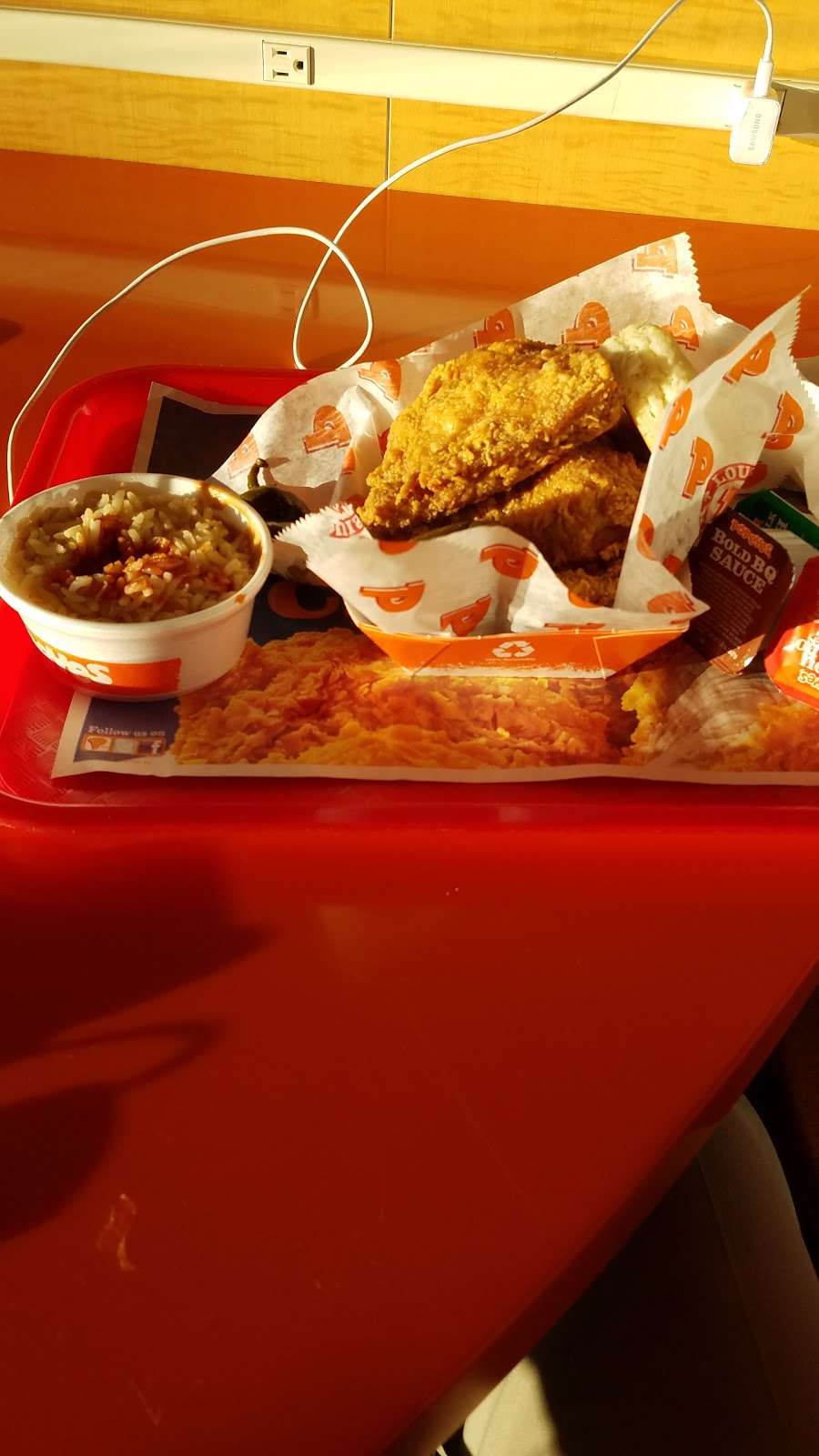 Popeyes Louisiana Kitchen | 705 W Illinois Ave, Dallas, TX 75224 | Phone: (214) 215-6863