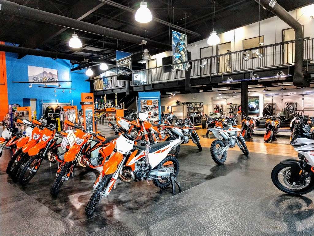 CalMoto Livermore BMW Motorcycles KTM Motorcycles Vanderhall Aut | 952 N Canyons Pkwy, Livermore, CA 94551, USA | Phone: (925) 583-3300