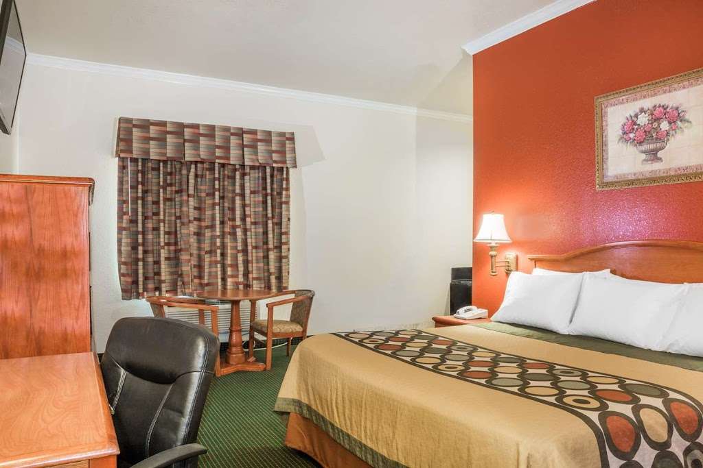 Super 8 by Wyndham Brookshire TX | 415 FM 359 Road, South St, Brookshire, TX 77423 | Phone: (281) 934-3500