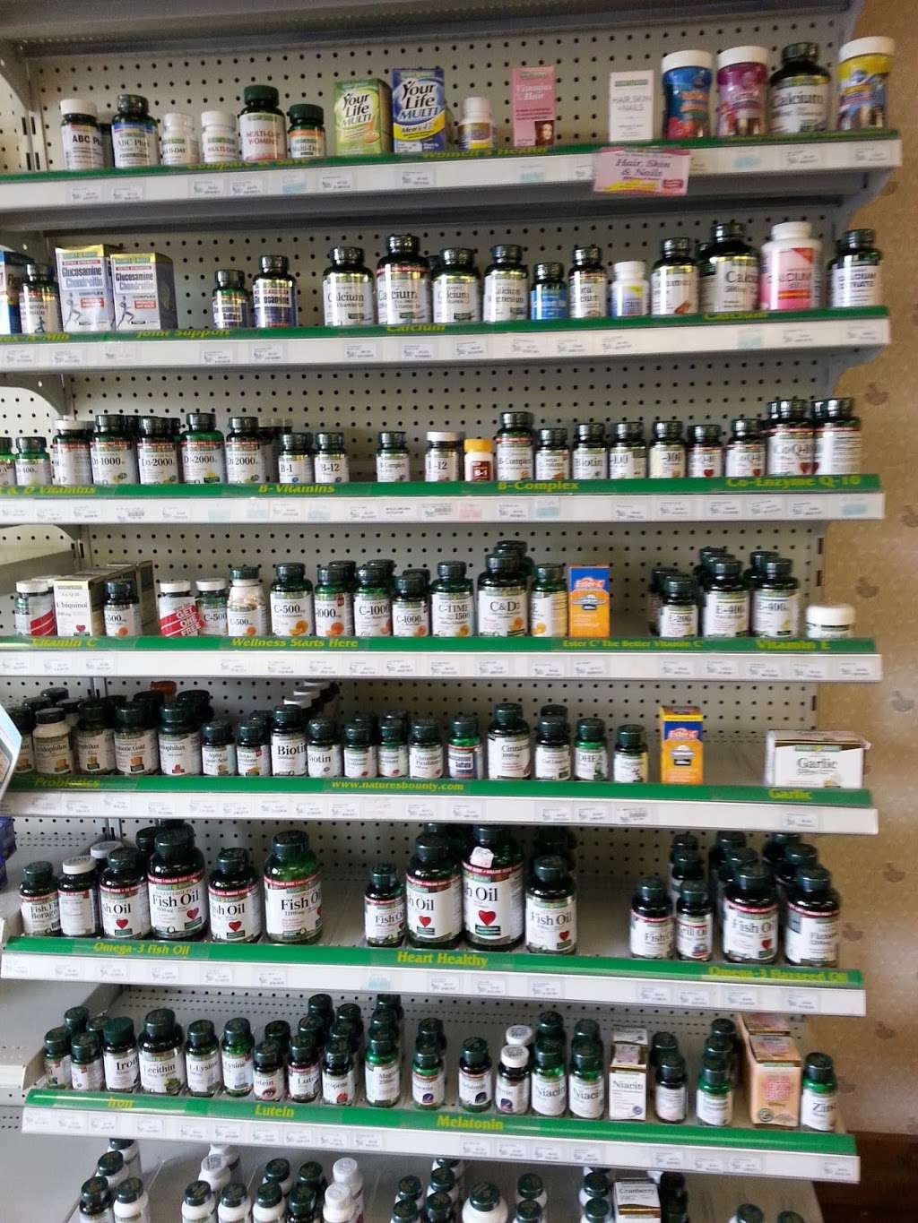 Elkton Friendly Pharmacy | 228 S Bridge St, Elkton, MD 21921 | Phone: (410) 398-6100