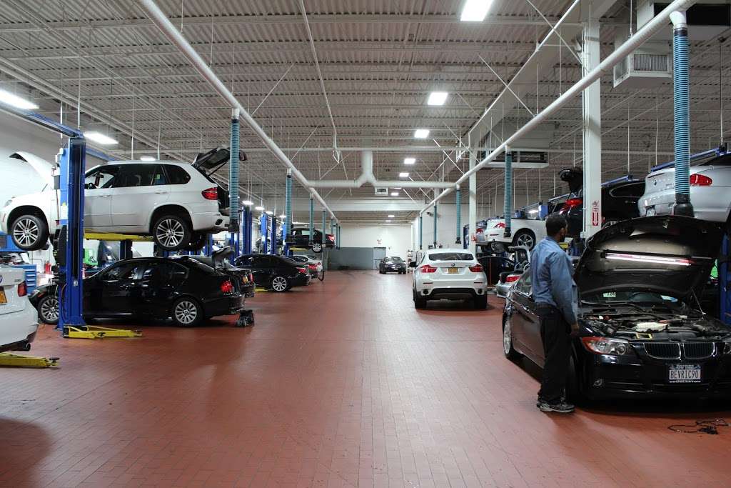 BMW of Bayside Service Center | 266 E Shore Rd, Great Neck, NY 11023, USA | Phone: (516) 304-3700