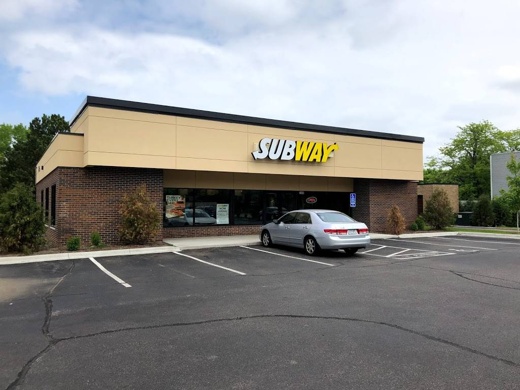 Subway | 2900 Cliff Rd E, Burnsville, MN 55337, USA | Phone: (952) 895-9308