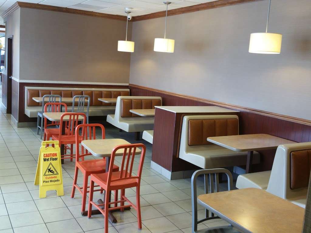 McDonalds | 1804 E Belvidere Rd, Grayslake, IL 60030, USA | Phone: (847) 223-2141