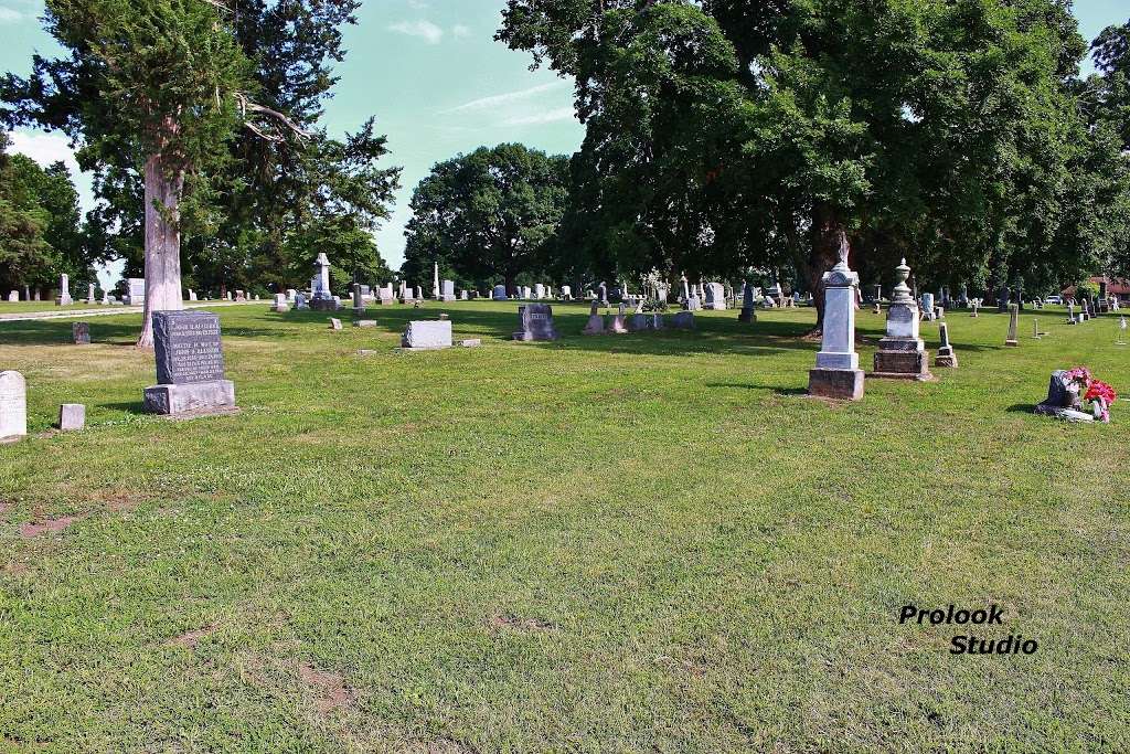 Oak Hill Cemetery | 715 E Mill St, Butler, MO 64730, USA | Phone: (660) 679-4323