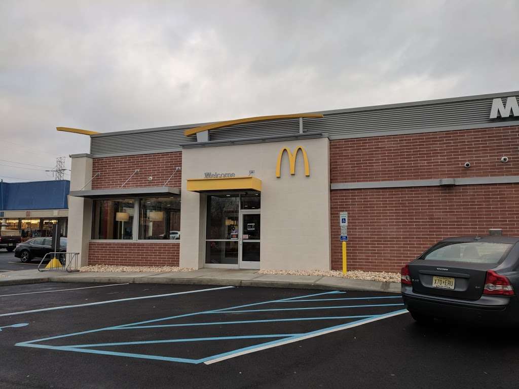 McDonalds | 125 Bound Brook Rd, Middlesex, NJ 08846 | Phone: (732) 968-2059