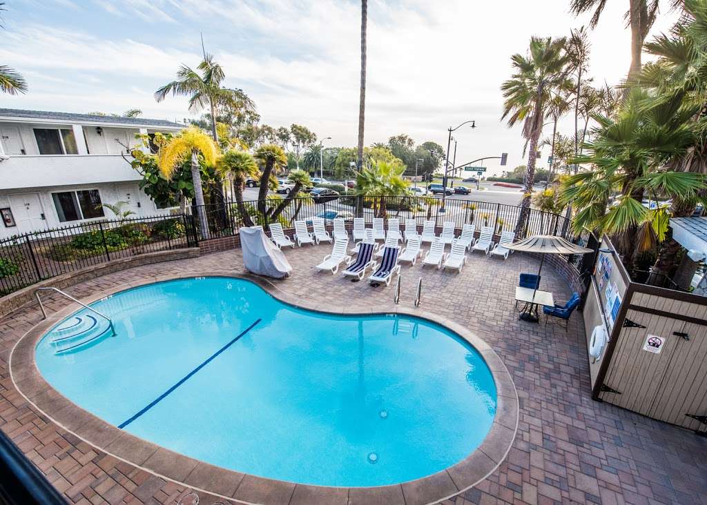 Laguna Beach Lodge | 30806 Coast Hwy, Laguna Beach, CA 92651 | Phone: (949) 499-2227