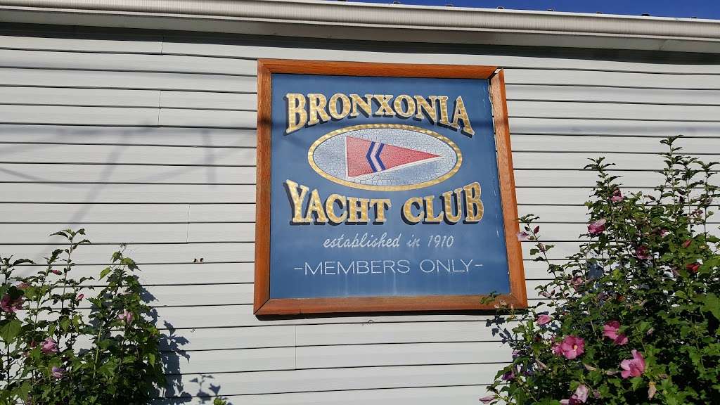 Bronxonia Yacht Club Inc | 518 Ellsworth Ave, Bronx, NY 10465, USA | Phone: (718) 822-9113