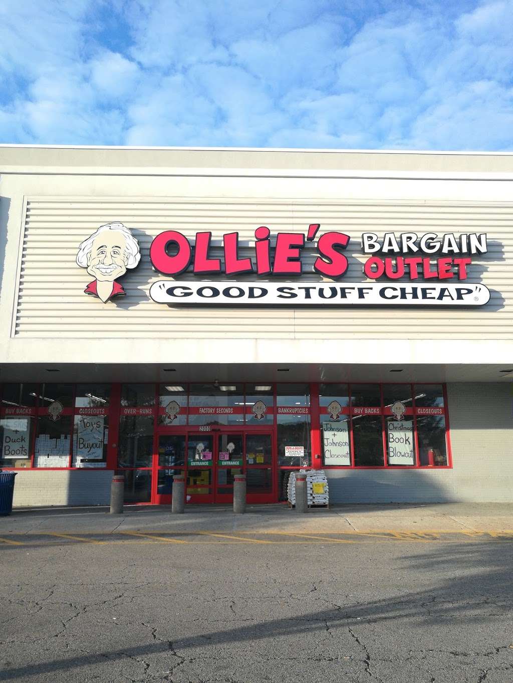 Ollies Bargain Outlet | 2000 Diamond Hill Road, Woonsocket, RI 02895, USA | Phone: (401) 767-8700