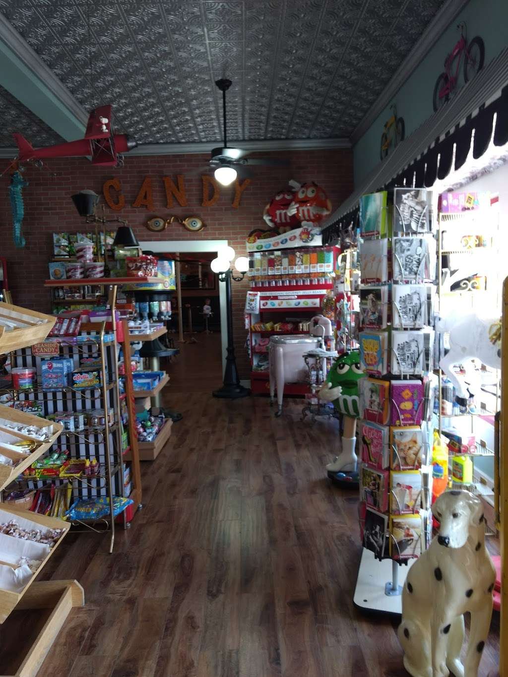 Seaside Candy and Ice Cream | 150 Palm Ave, Imperial Beach, CA 91932, USA | Phone: (619) 500-5688