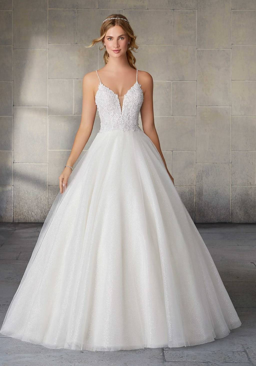 Evas Bridal Center | 100 E Oak St, Oak Creek, WI 53154, USA | Phone: (414) 570-3800